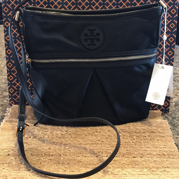 🌸NWT Tory Burch Nylon Swing Pack - Picture 2 of 8